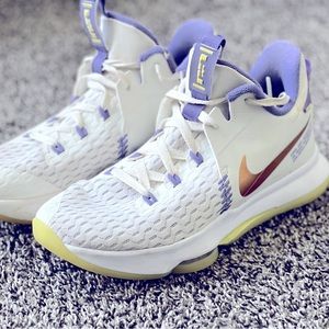 Mens Lebron Witness Air Zoom 2020, size 8.5